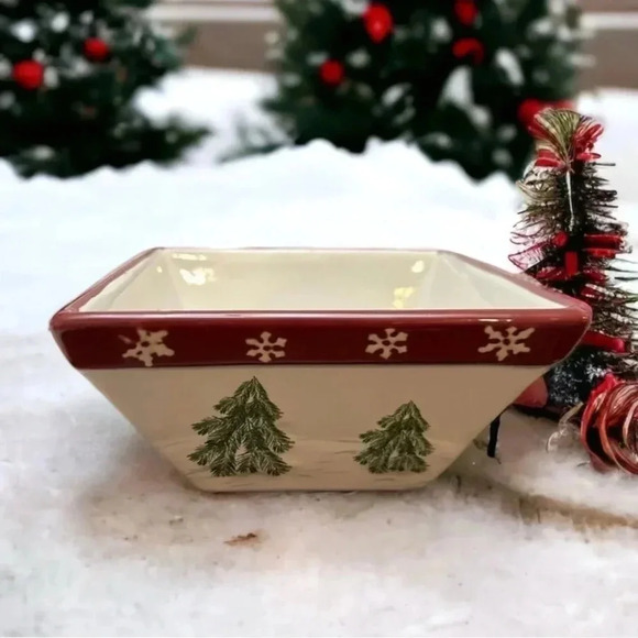 St. Nicholas Square Yuletide 6x6 square snack dish. Hand painted w/snowmen NWOT - Picture 4 of 8